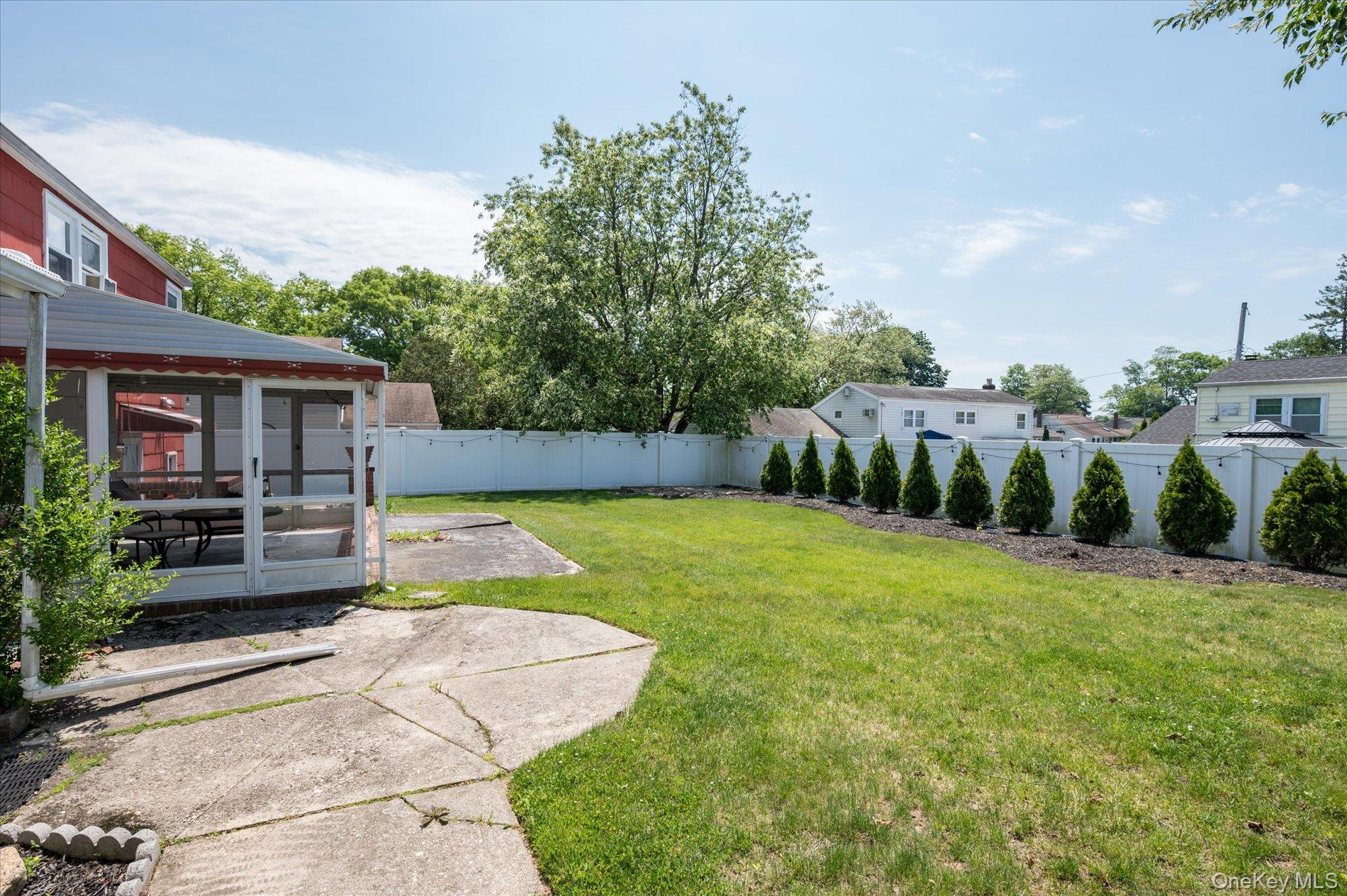 330 Woods Road North Babylon, NY 11703 - Photo 20 of 21