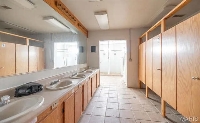 $2,200,000 | 5019 Wayne 380, Patterson, MO 63956