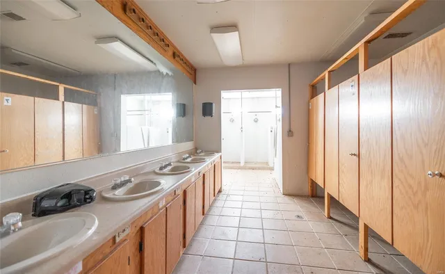 $2,200,000 | 5019 Wayne 380, Patterson, MO 63956