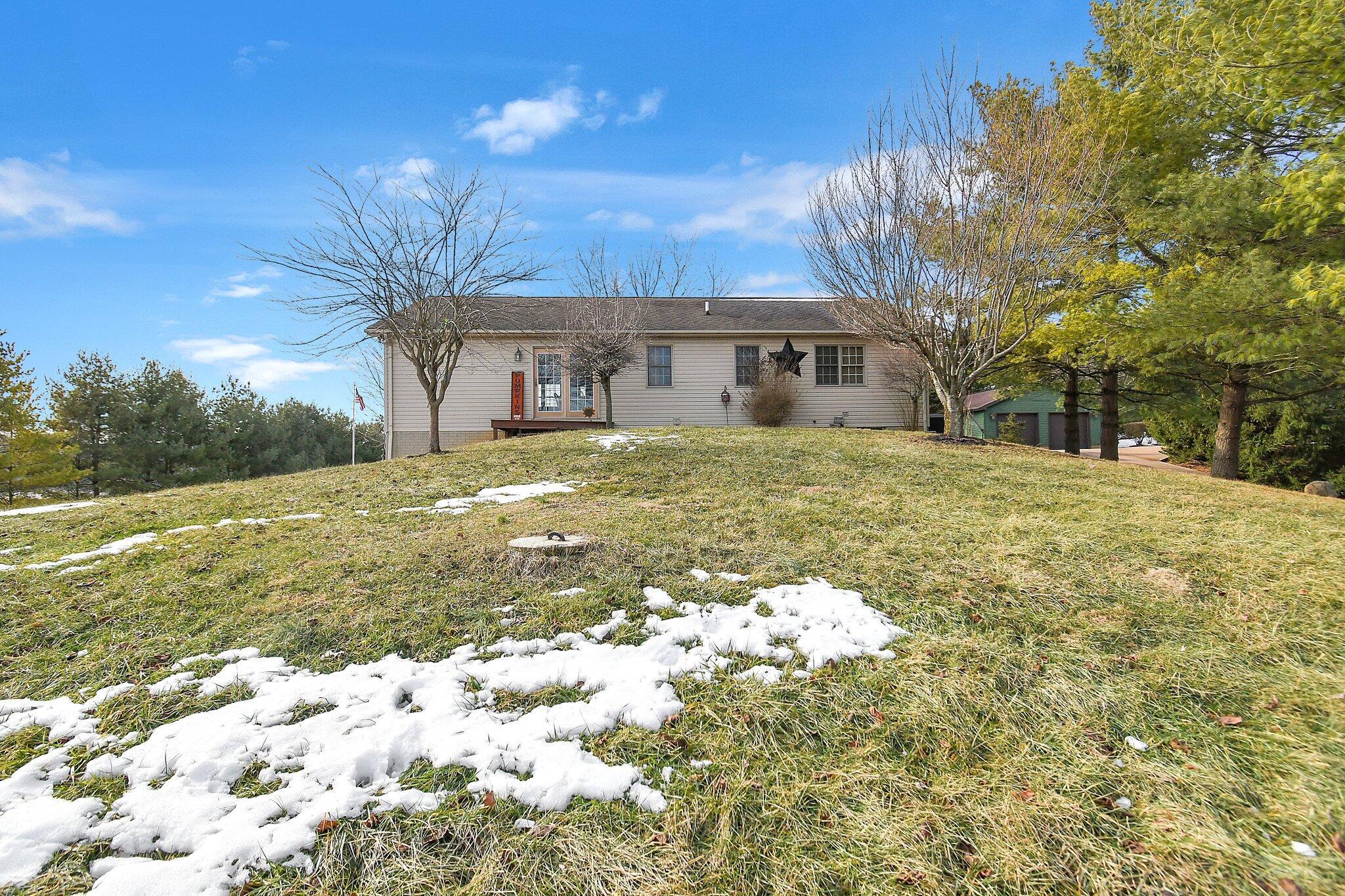 514 Roe Lane Kingston, OH 45644 - Photo 31 of 44 A375996D-1F95-439C-BC8B-9977031BEB24