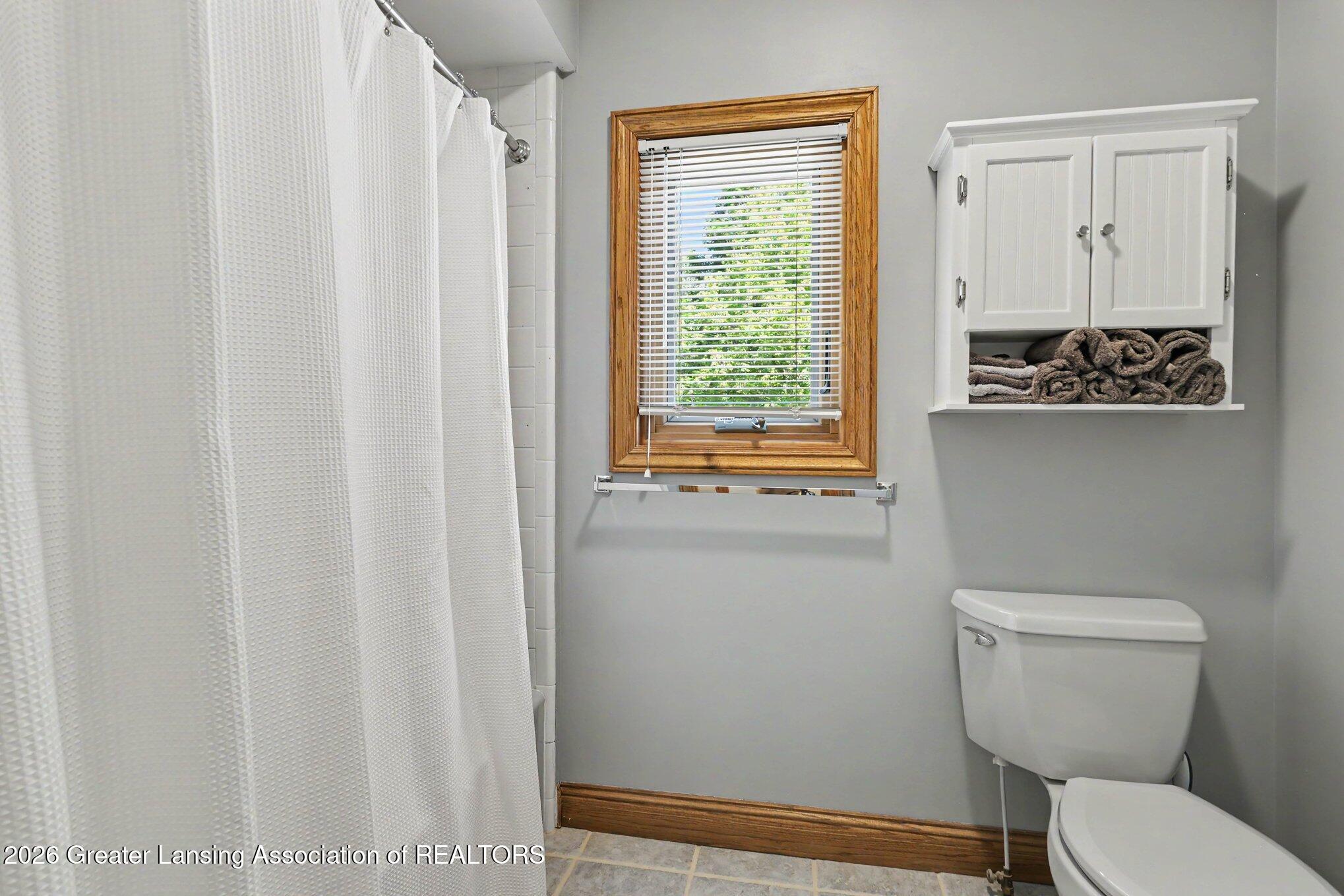 905 West Dansville Road Mason, MI 48854 - Photo 21 of 50 Main Bath