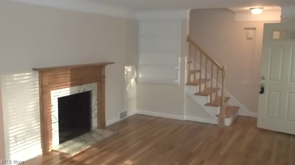 1377 Croyden Road Lyndhurst, OH 44124 - Photo 2 of 25