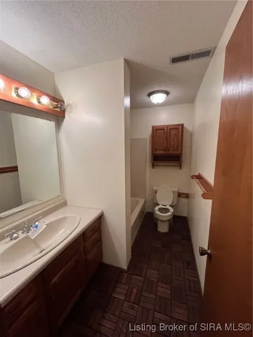 $379,900 | 5534 South 980 East, Wolcottville, IN 46795