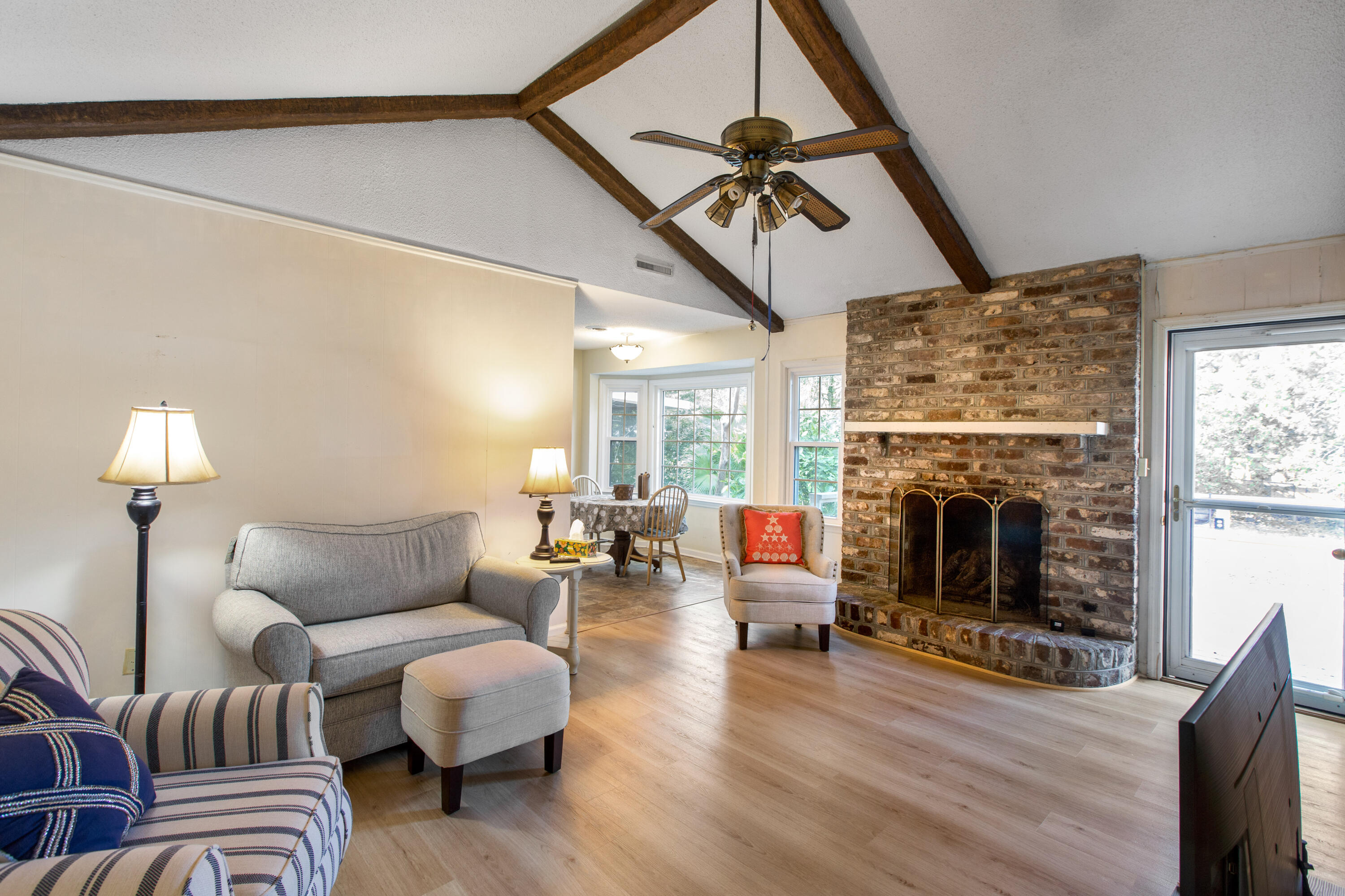 758 Larkwood Road Charleston, SC 29412 - Photo 11 of 43 758 Larkwood Rd_Brett Martin Photography