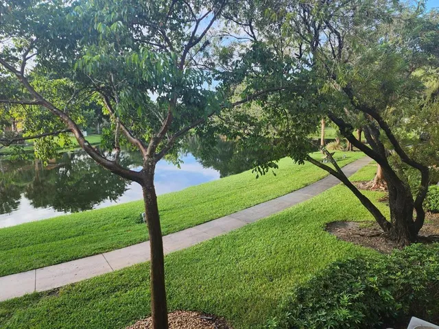 $2,400 | 10749 Cleary Boulevard, Unit 202, Plantation, FL 33324