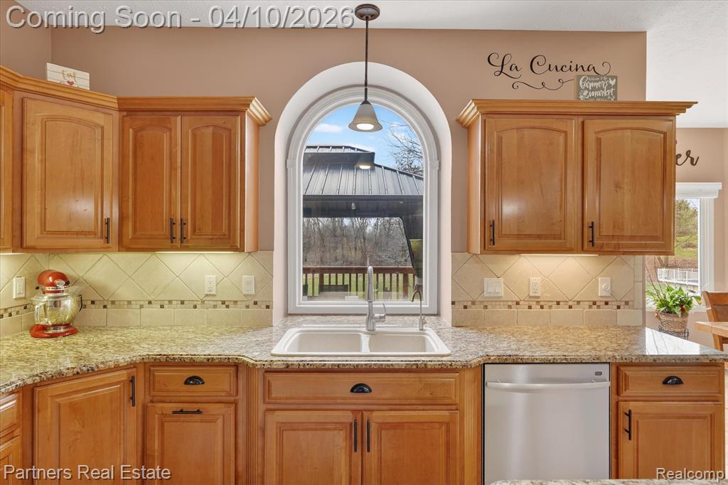 10863 Judd Road Fowlerville, MI 48836 - Photo 12 of 70