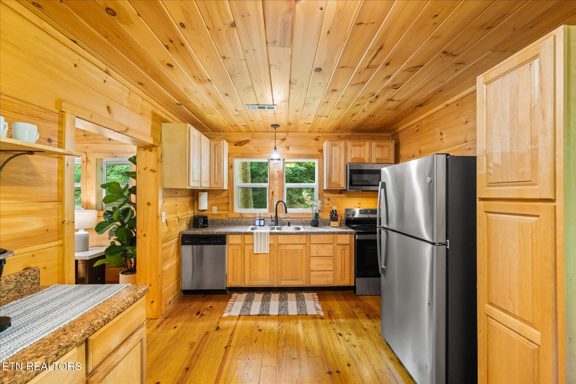 3616 Henry Town Road Sevierville, TN 37876 - Photo 7 of 20 07-3616-Henry-Town-Rd-Sevierville-TN-7