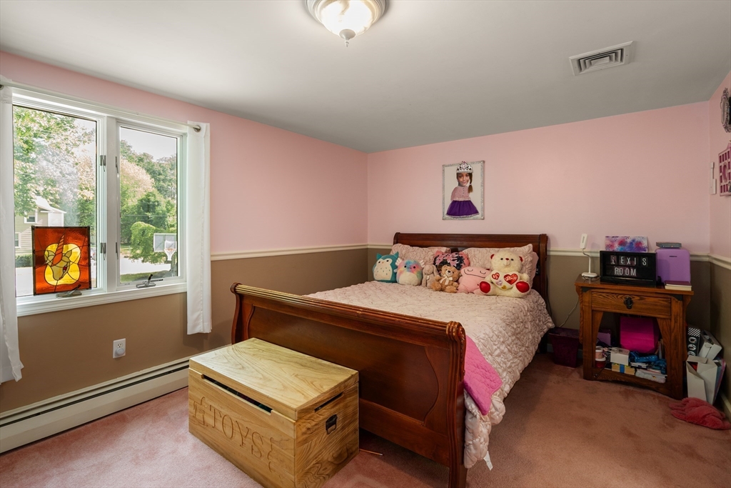 33 Russell Road Hanover, MA 02339 - Photo 10 of 27