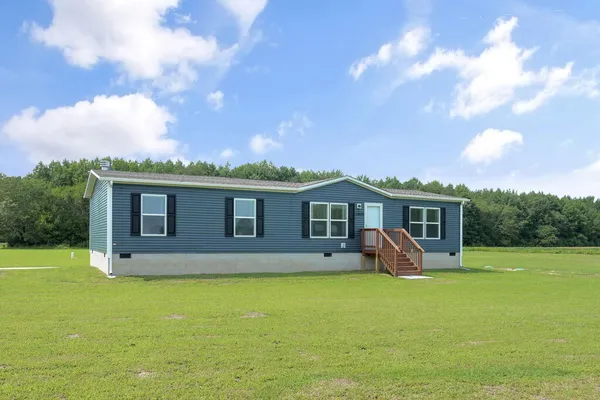$360,000 | 33030 Garrison Lane, Painter, VA 23420