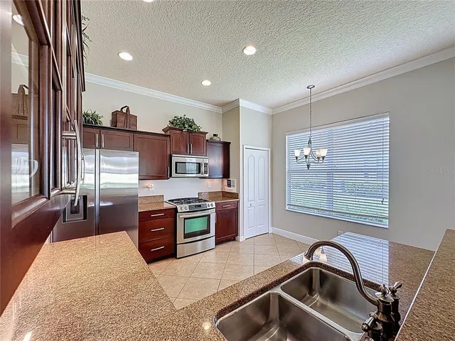 $400,000 | 243 Bayou Bend Road, Groveland, FL 34736