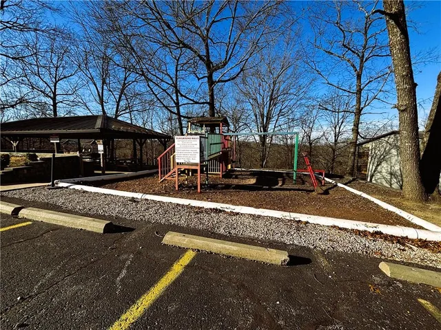 $190,000 | 448 Notch Lane, Unit 3, Reeds Spring, MO 65737