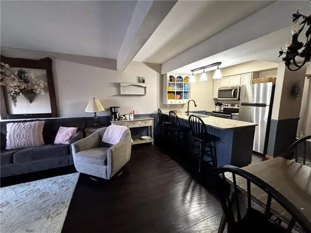 $190,000 | 448 Notch Lane, Unit 3, Reeds Spring, MO 65737