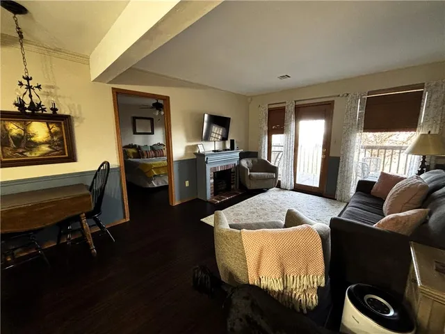 $190,000 | 448 Notch Lane, Unit 3, Reeds Spring, MO 65737