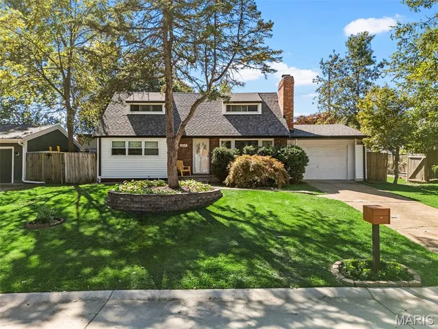 $325,000 | 8619 Del Vista Drive, St. Louis, MO 63126