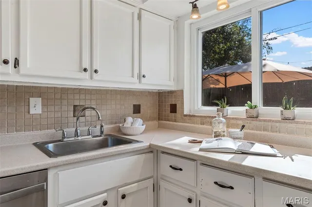 $325,000 | 8619 Del Vista Drive, St. Louis, MO 63126