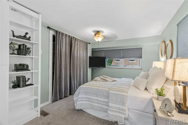 $325,000 | 8619 Del Vista Drive, St. Louis, MO 63126