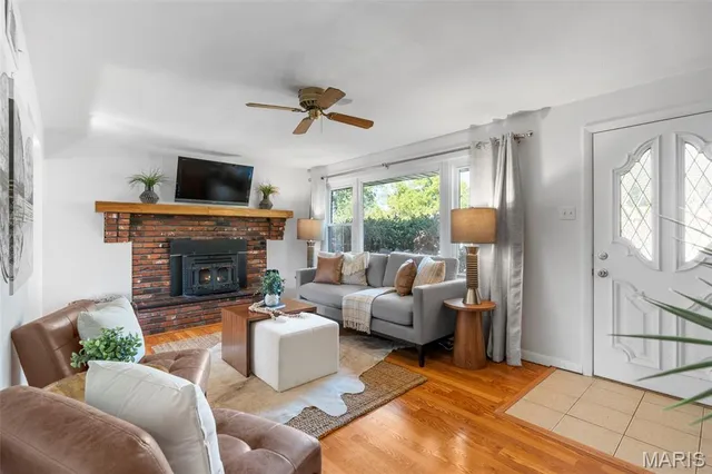 $325,000 | 8619 Del Vista Drive, St. Louis, MO 63126