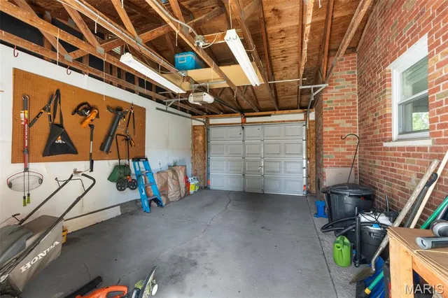 $325,000 | 8619 Del Vista Drive, St. Louis, MO 63126