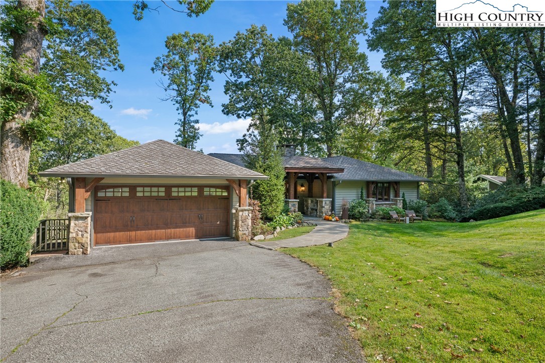299 Edgewood Path Blowing Rock, NC 28605 - Photo 30 of 39 a house view with a sitting space