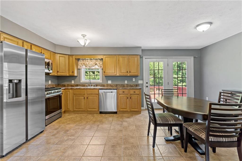 66 Ashaway Road Westerly, RI 02891 - Photo 4 of 30