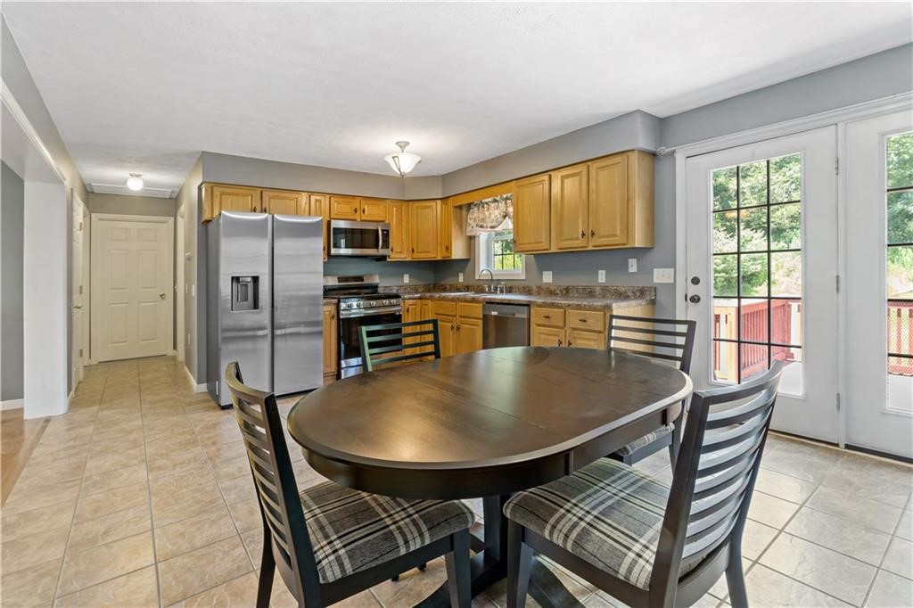 66 Ashaway Road Westerly, RI 02891 - Photo 6 of 30