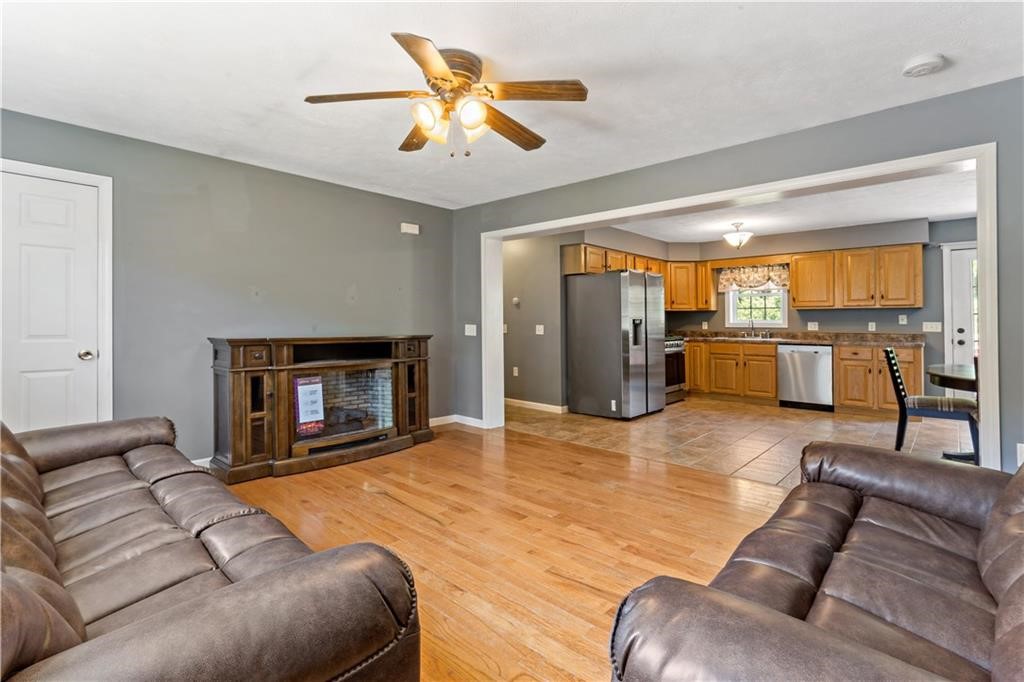 66 Ashaway Road Westerly, RI 02891 - Photo 8 of 30