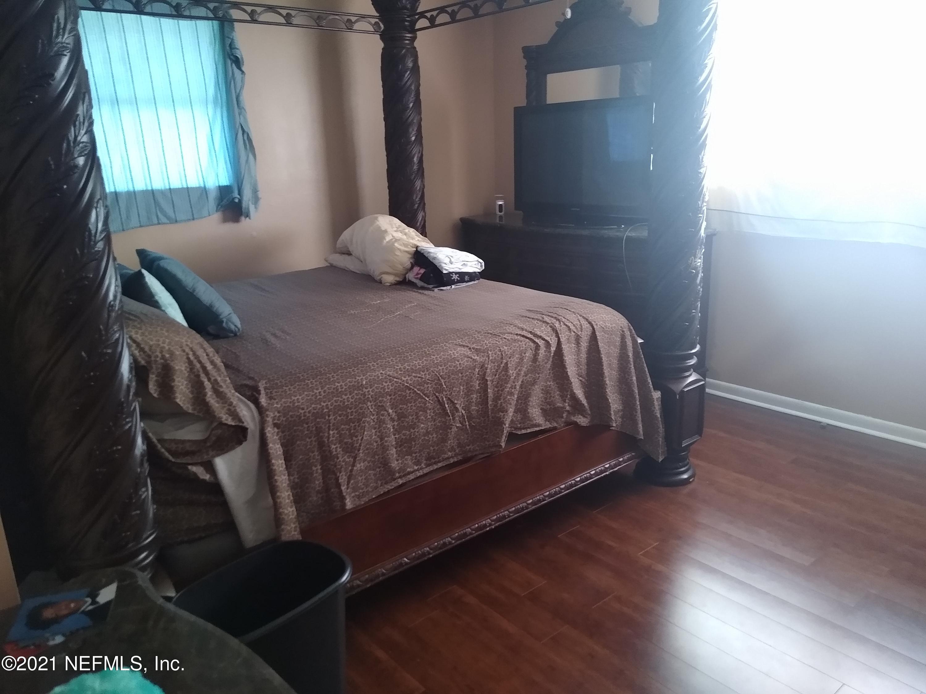5875 Spellman Road Jacksonville, FL 32209 - Photo 4 of 10 Debra Harris 3