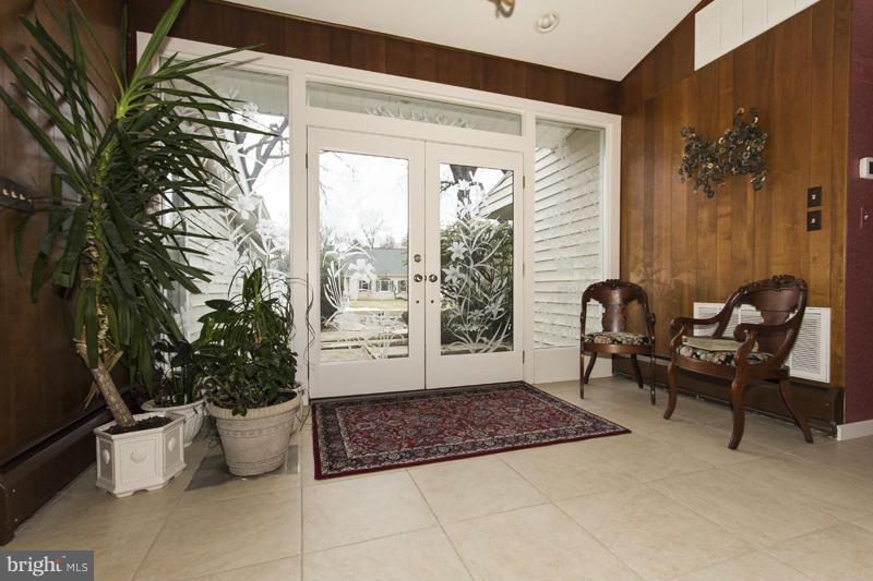 3411 Fielding Road Baltimore, MD 21208 - Photo 2 of 30 Foyer
