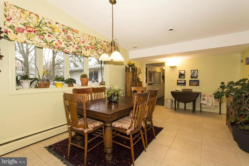 3411 Fielding Road Baltimore, MD 21208 - Photo 12 of 30 Breakfast Area
