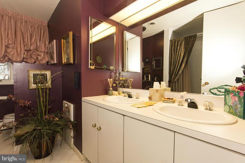 3411 Fielding Road Baltimore, MD 21208 - Photo 26 of 30 Hall Bath