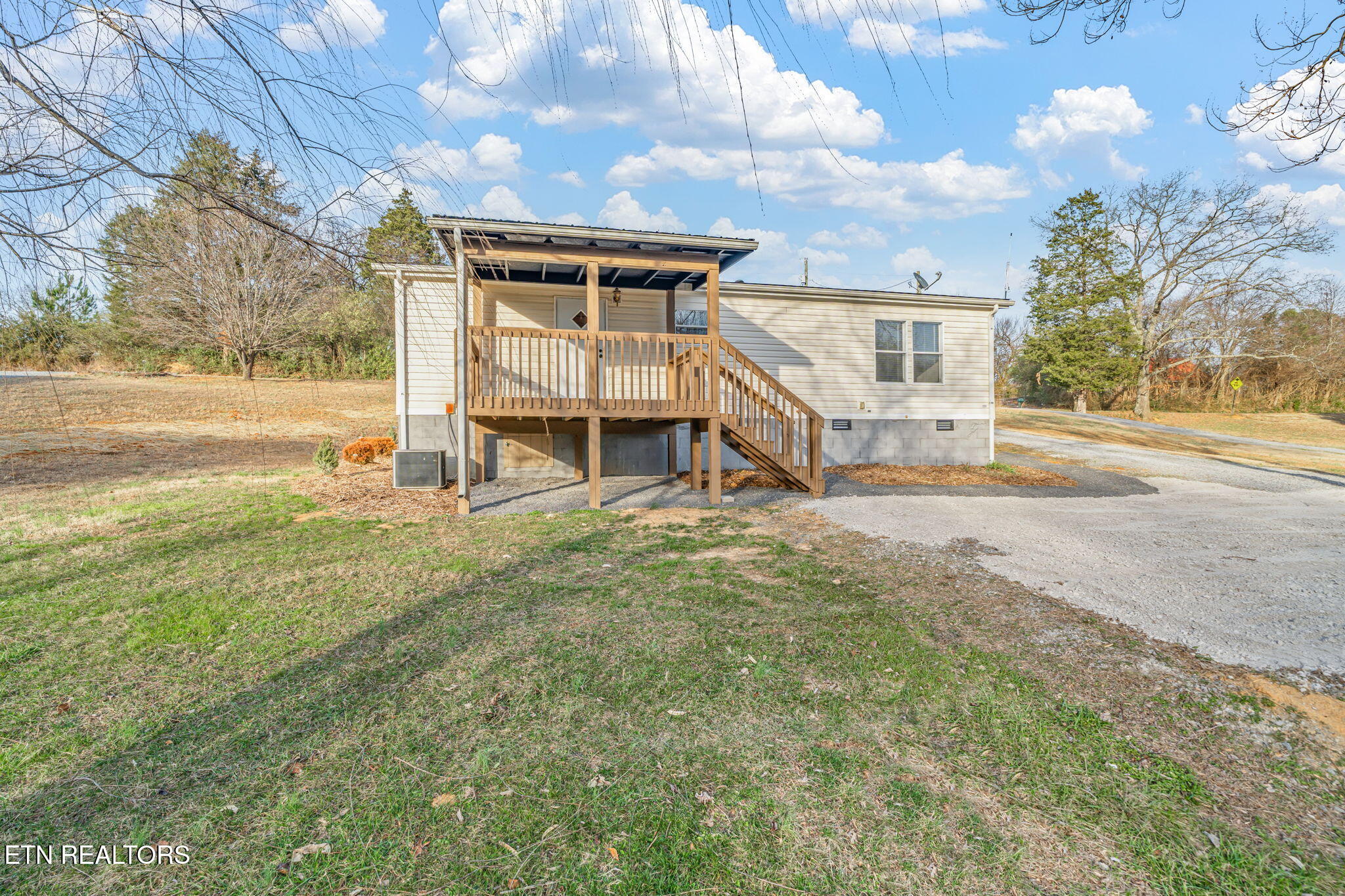 653 Lee Shirley Road Maryville, TN 37801 - Photo 11 of 37 33-web-or-mls-653 Lee Shirley Road-34