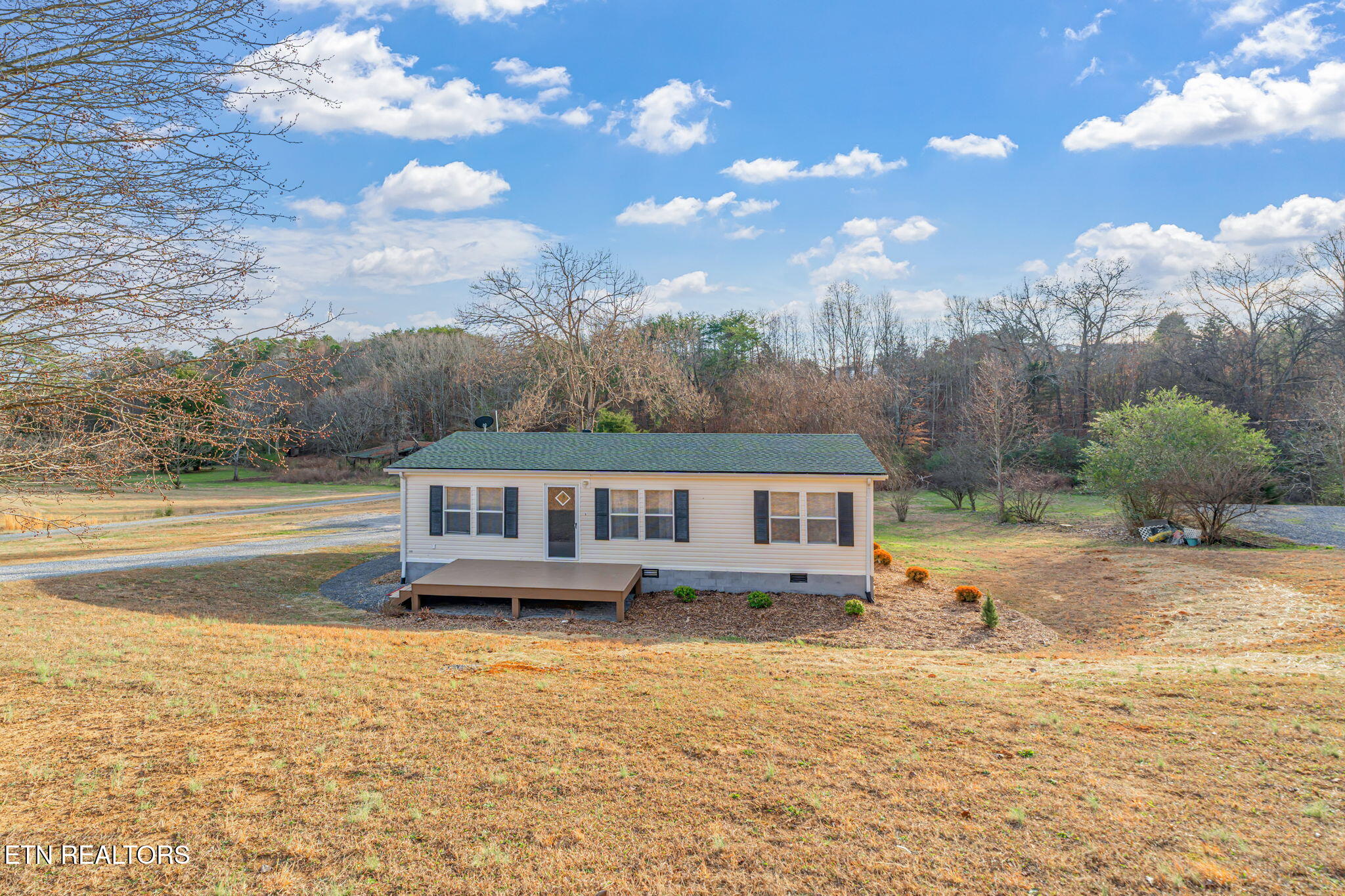653 Lee Shirley Road Maryville, TN 37801 - Photo 4 of 37 4-web-or-mls-653 Lee Shirley Road-5