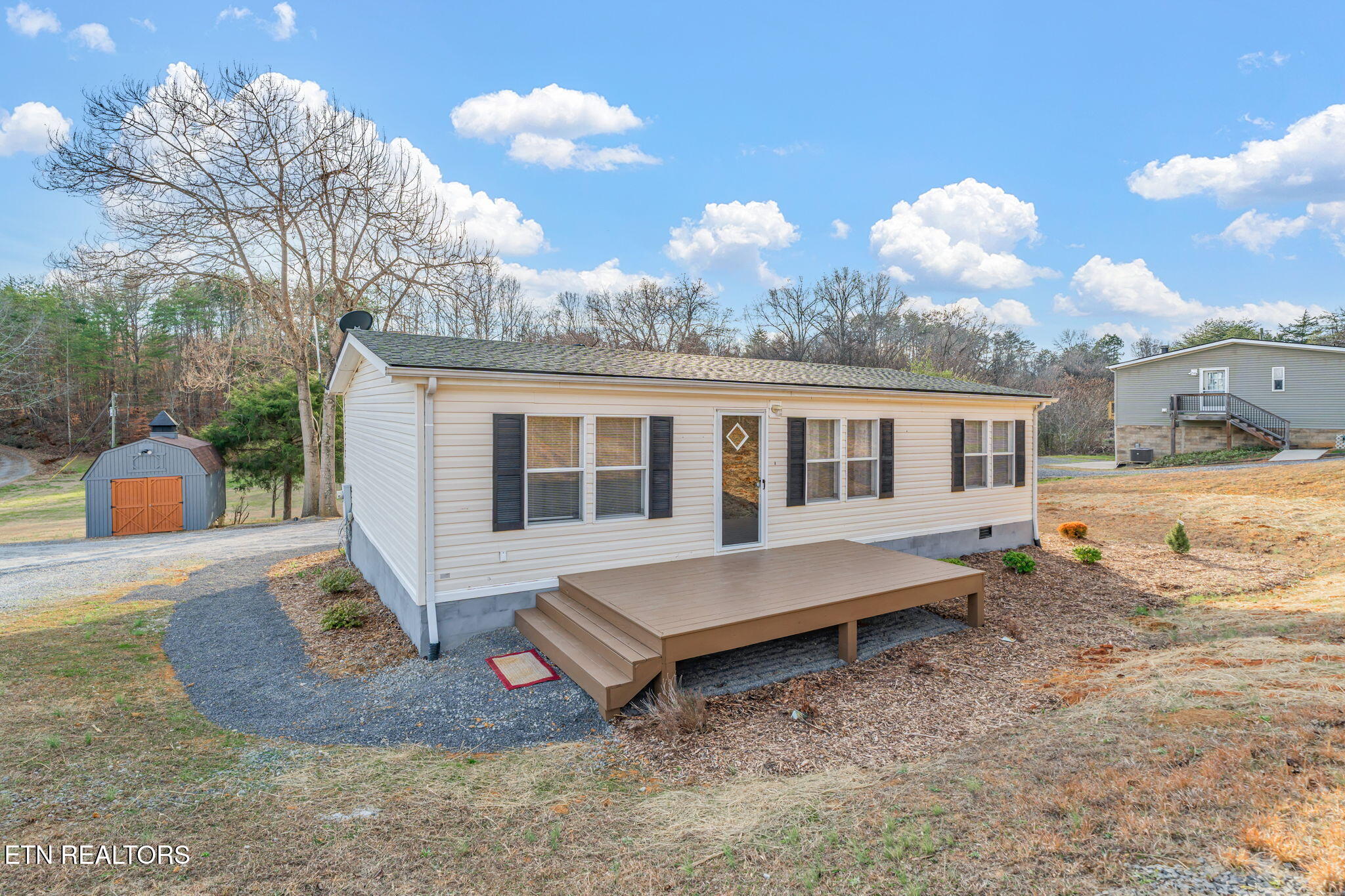 653 Lee Shirley Road Maryville, TN 37801 - Photo 5 of 37 5-web-or-mls-653 Lee Shirley Road-6