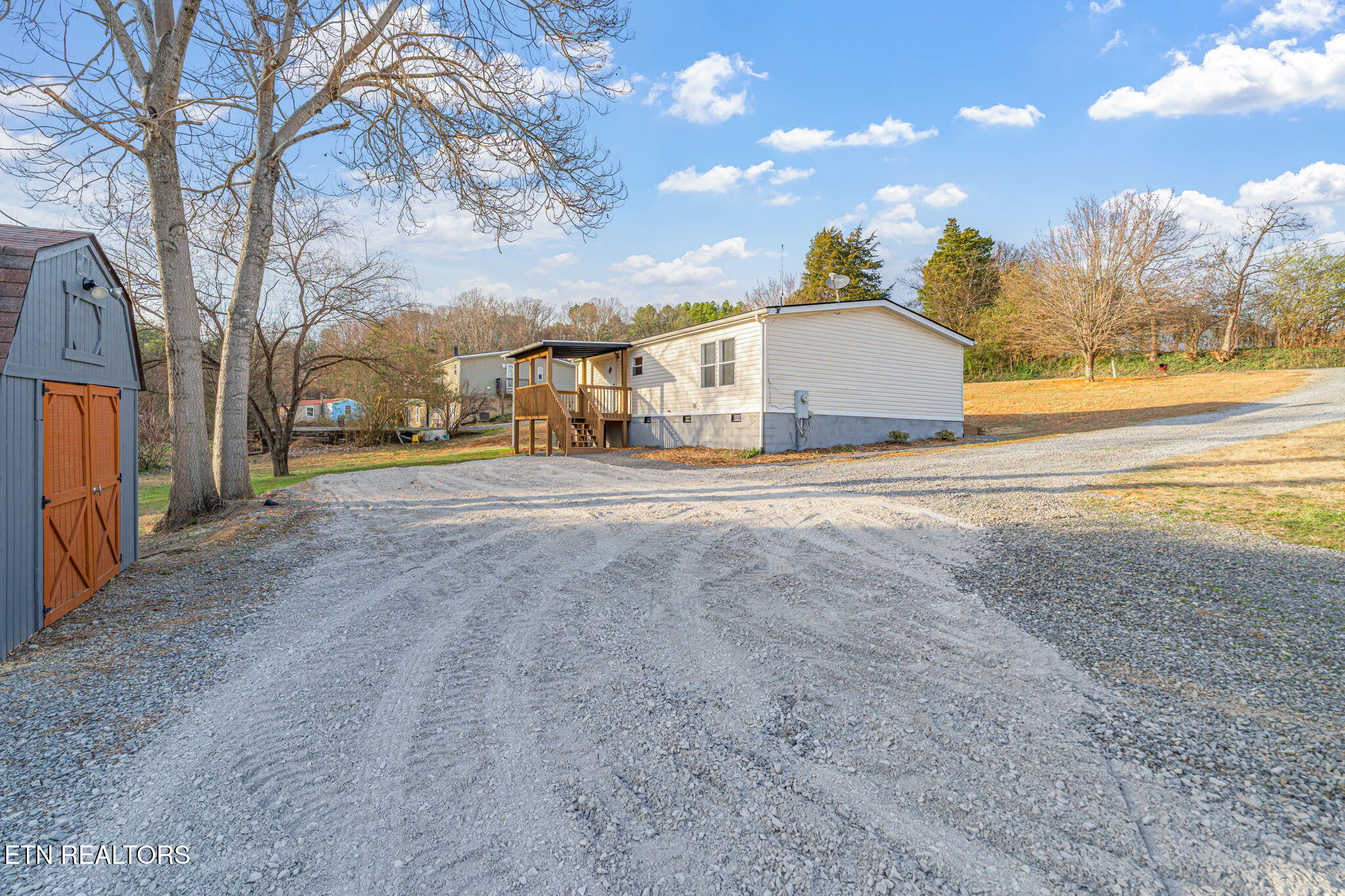 653 Lee Shirley Road Maryville, TN 37801 - Photo 9 of 37 35-web-or-mls-653 Lee Shirley Road-36