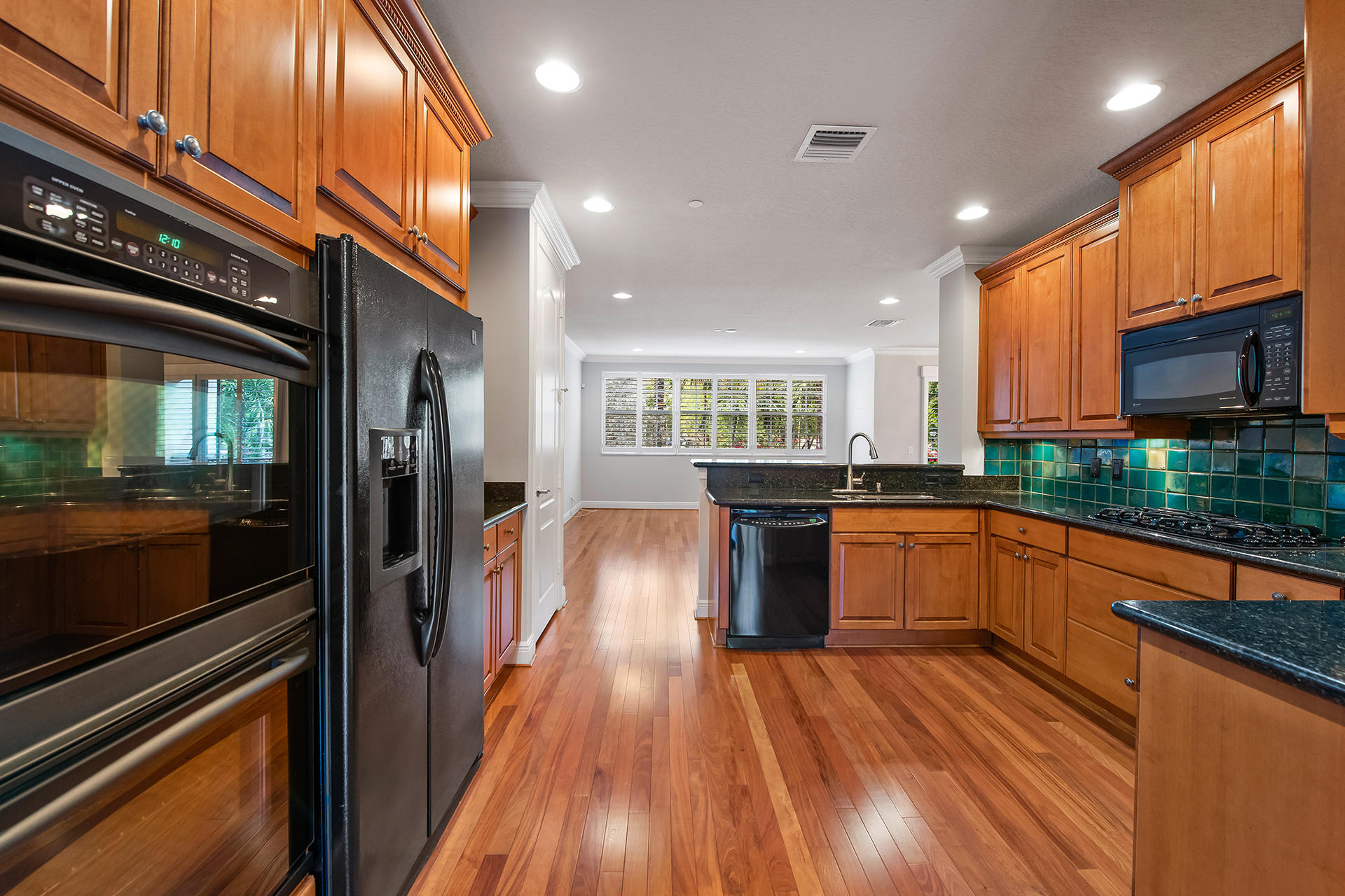 5665 Northeast Trieste Way Boca Raton, FL 33487 - Photo 18 of 46 Kitchen