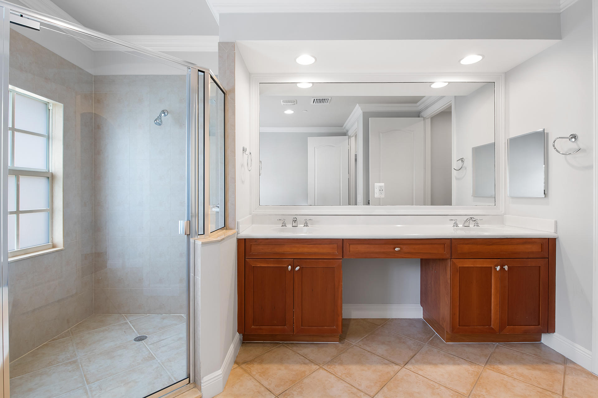 5665 Northeast Trieste Way Boca Raton, FL 33487 - Photo 29 of 46 Master Bathroom