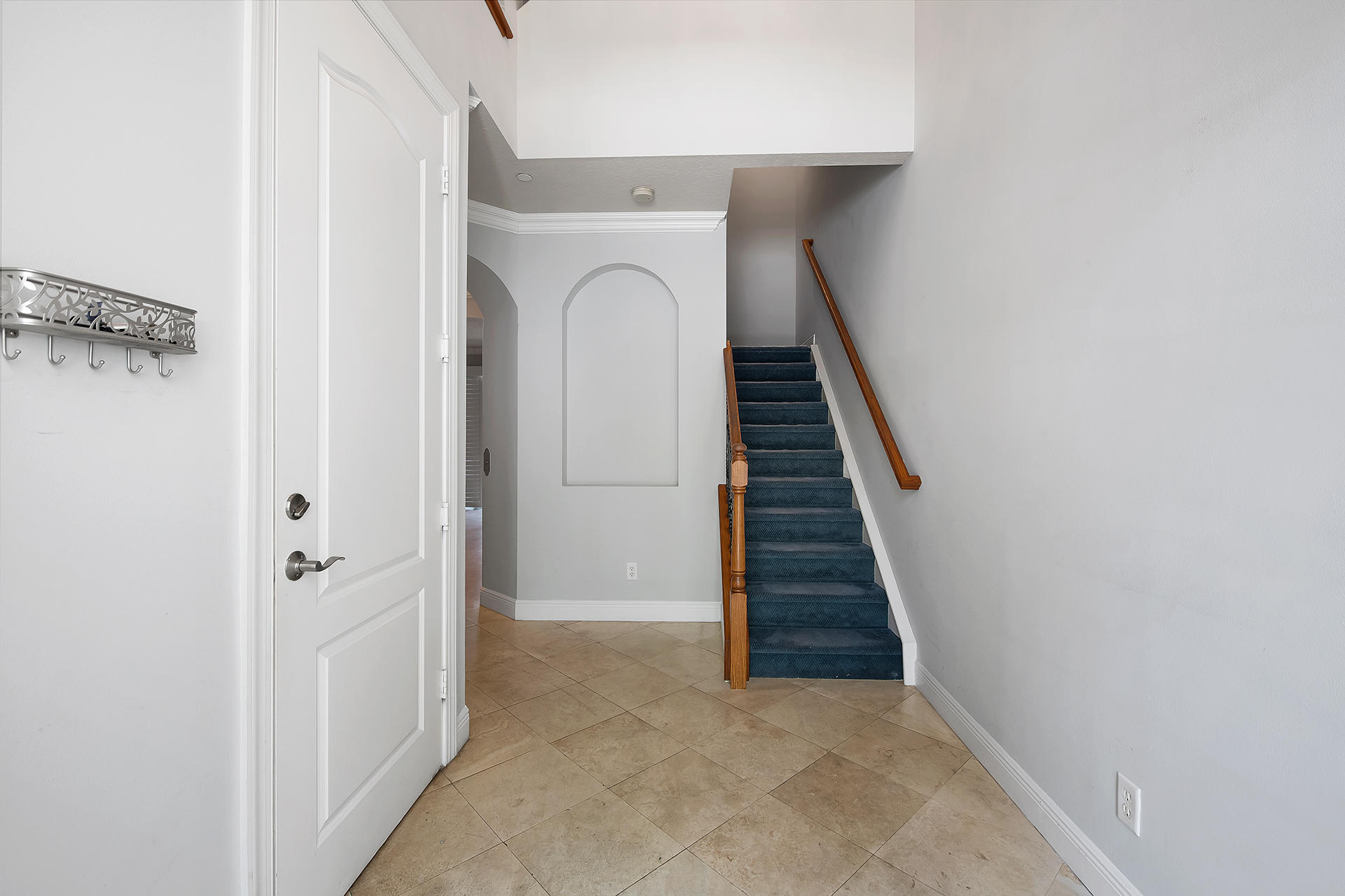 5665 Northeast Trieste Way Boca Raton, FL 33487 - Photo 3 of 46 Foyer