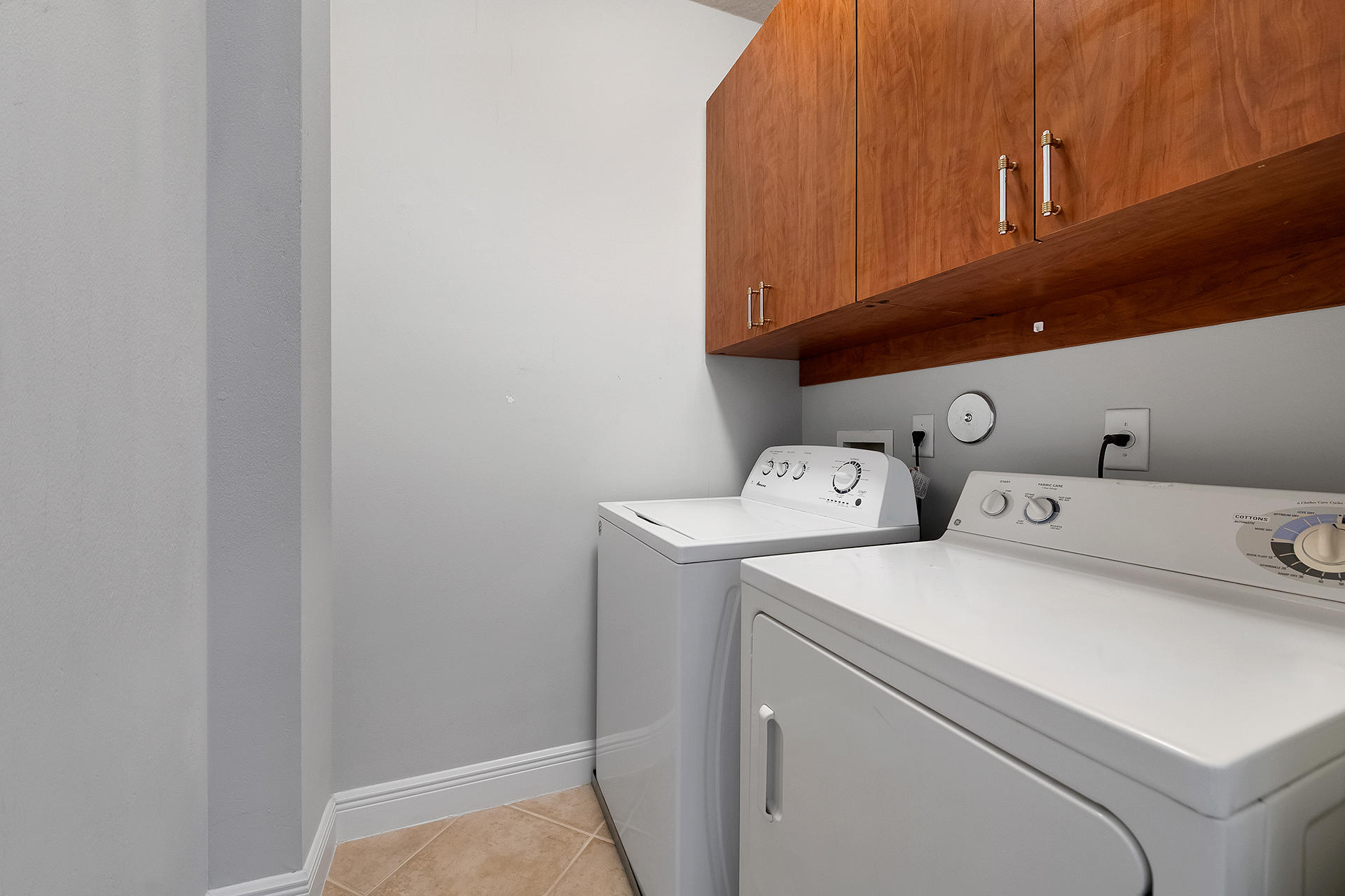 5665 Northeast Trieste Way Boca Raton, FL 33487 - Photo 37 of 46 Laundry Room