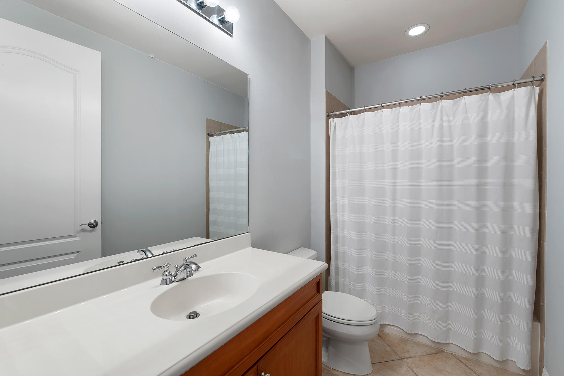 5665 Northeast Trieste Way Boca Raton, FL 33487 - Photo 8 of 46 Full Bathroom