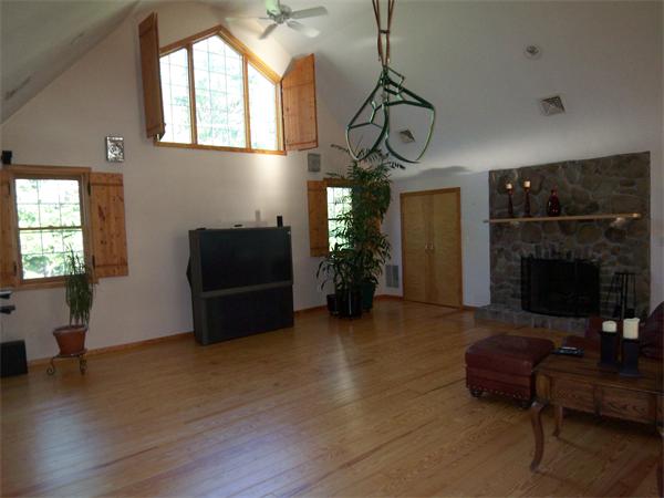 890 Sharps Lot Road Swansea, MA 02777 - Photo 6 of 30 Gallery Image 6