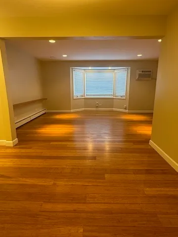 $2,500 | 527 West Eastman Street, Unit 1C, Arlington Heights, IL 60005