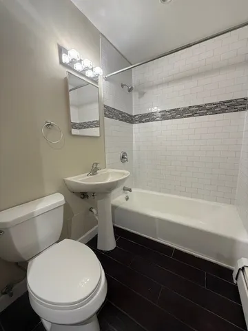 $2,500 | 527 West Eastman Street, Unit 1C, Arlington Heights, IL 60005