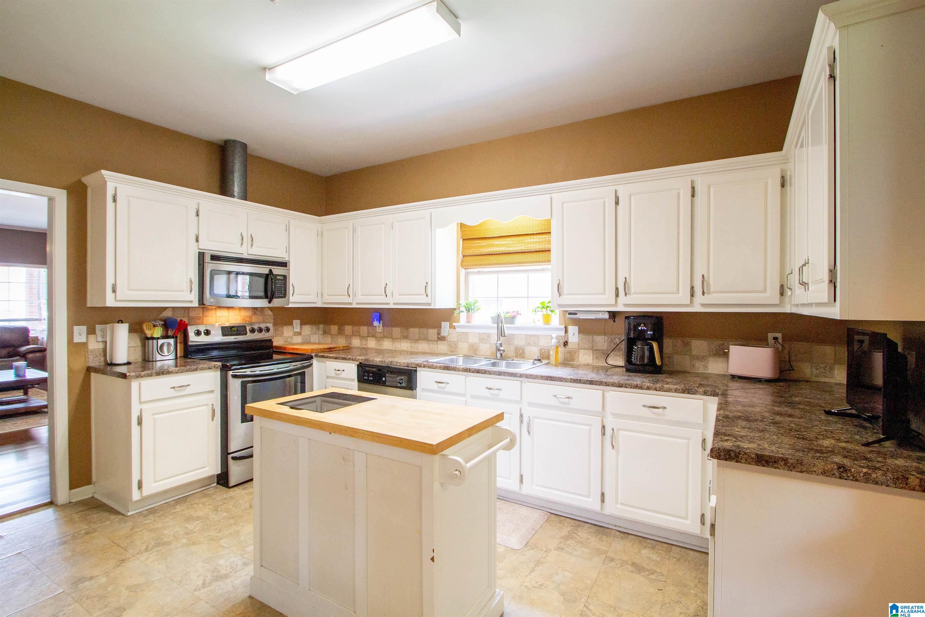 247 Cambrian Ridge Trail Pelham, AL 35124 - Photo 10 of 35