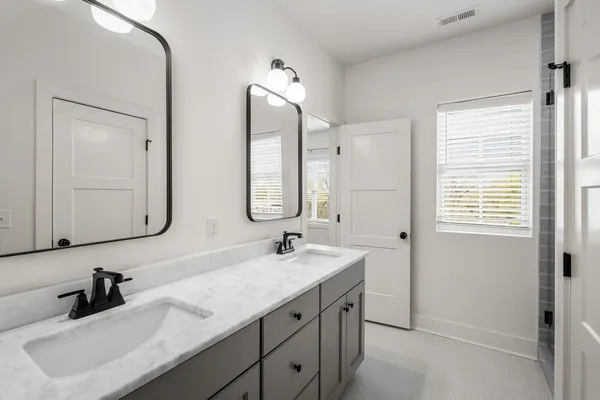 $4,195 | 6515 B Premier Drive, Nashville, TN 37209