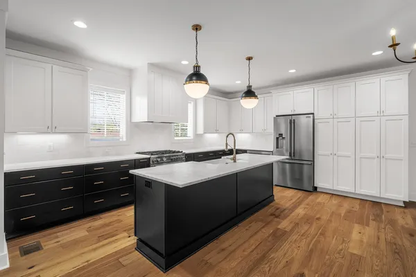 $4,195 | 6515 B Premier Drive, Nashville, TN 37209