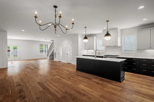 $4,195 | 6515 B Premier Drive, Nashville, TN 37209