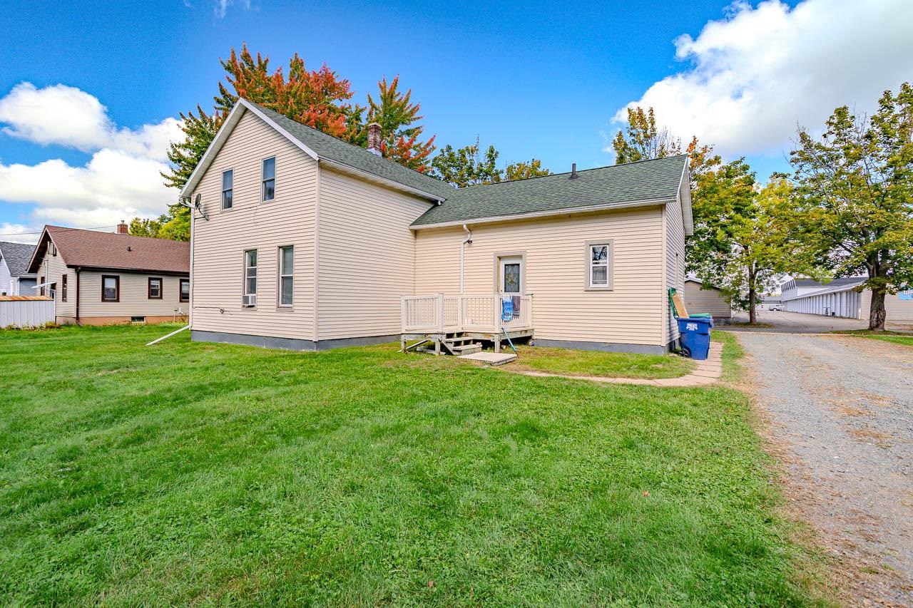 907 Single Wausau, WI 54403 - Photo 5 of 28 Gallery Image 5