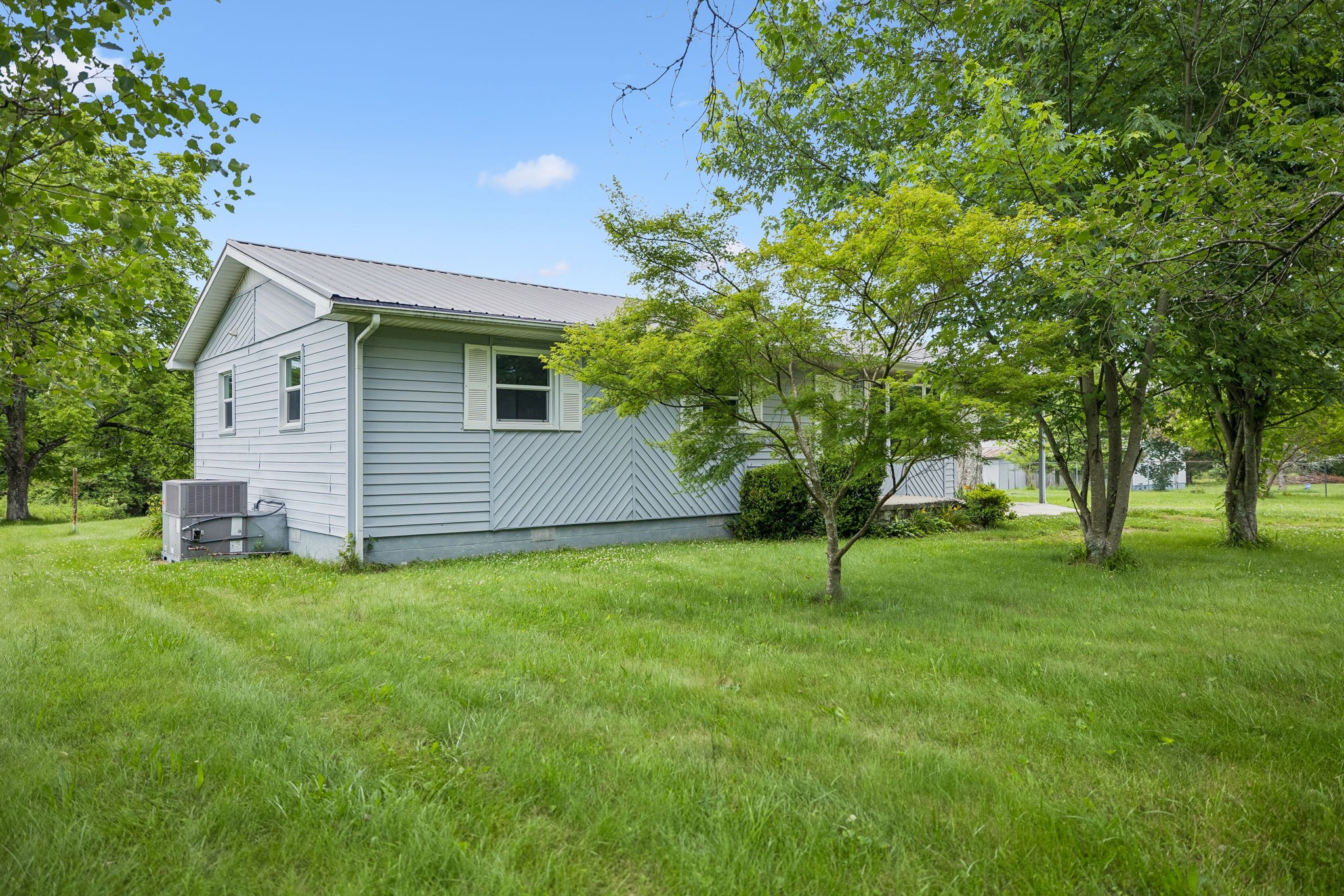416 Gordon Road Crossville, TN 38572 - Photo 3 of 34