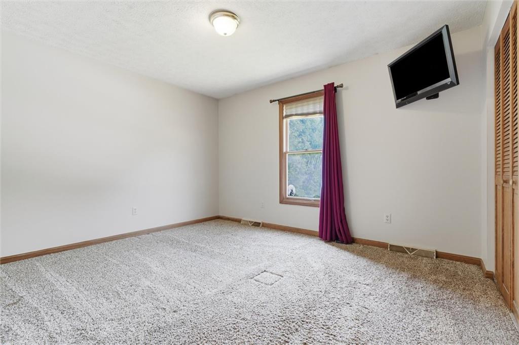 1015 Cliff Mine Road Imperial, PA 15126 - Photo 19 of 46 Gallery Image 19