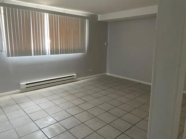 $2,100 | 1751 Felten Road, Unit 1, Aurora, IL 60505